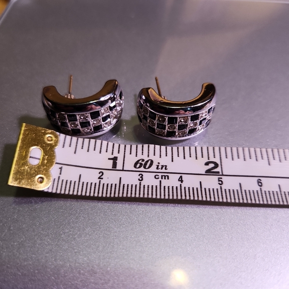 DIOR *RARE* Vintage Checkered silver tone earrings - Picture 5 of 6